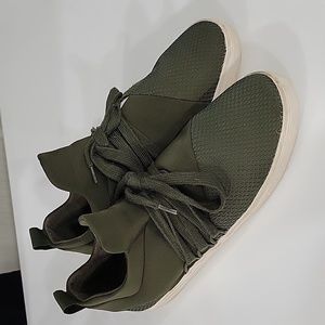 Lancers, Olive Green Trainers / Sneakers by Steve Madden, Size 8.5